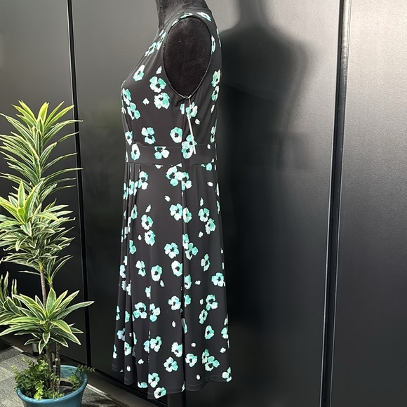 Croft & Barrow & Crossover V-neck, pleated waist front, stretch,aqua poppy print - Picture 4 of 9